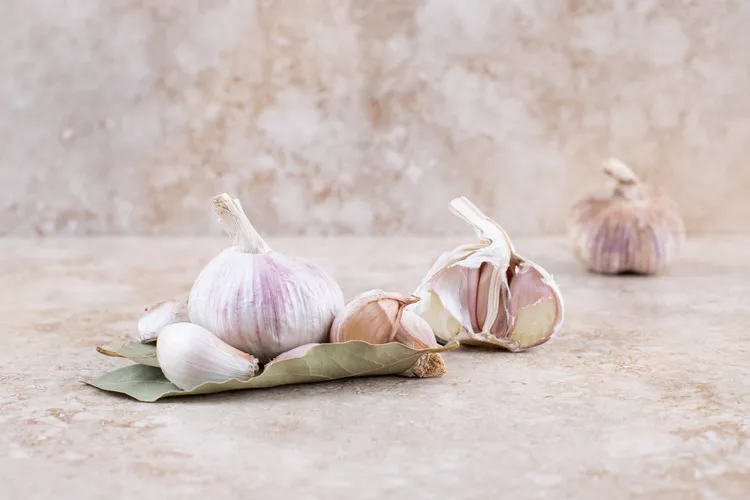 The Magic of Garlic: Health Benefits and Flavor-Boosting Tricks