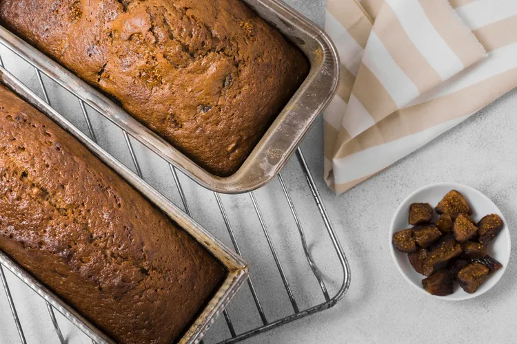 How to Get Consistent Results When Baking in Different Types of Pans