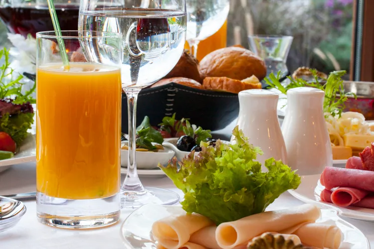 Brunch Pairings Beyond Mimosas: A Modern Guide to Food & Drink
