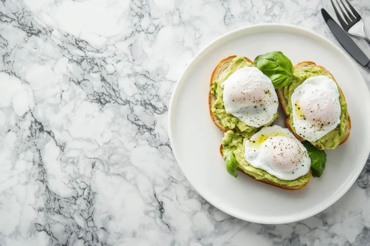 Perfectly Poached Eggs Every Time - No Swirling Required