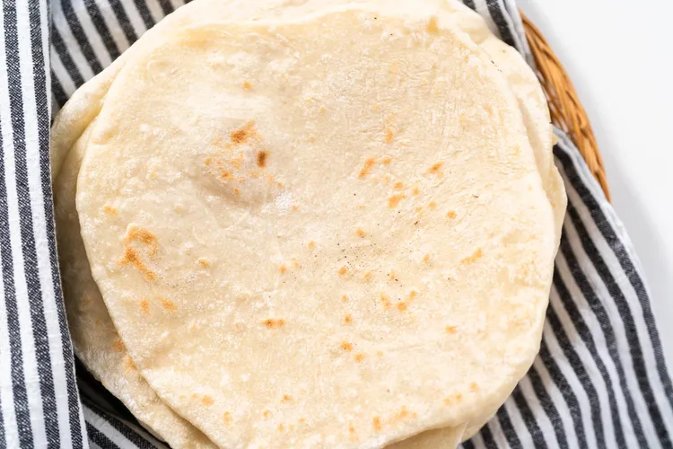 Simple 4-Ingredient Flatbread Ready in 30 Minutes