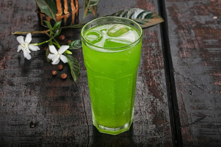 Sparkling Matcha Lemonade: Summer's Coolest Drink