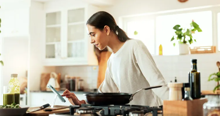 How to Make a Pan Sauce: Four Steps to Restaurant Flavour