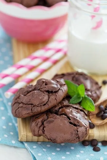 3-ingredient no-flour vegan banana peanut butter cocoa cookies
