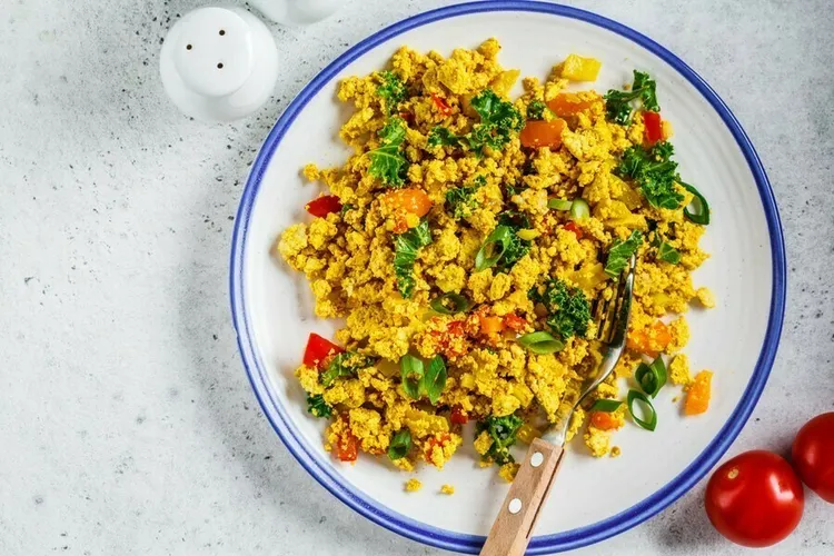 3-vegetable tofu scramble