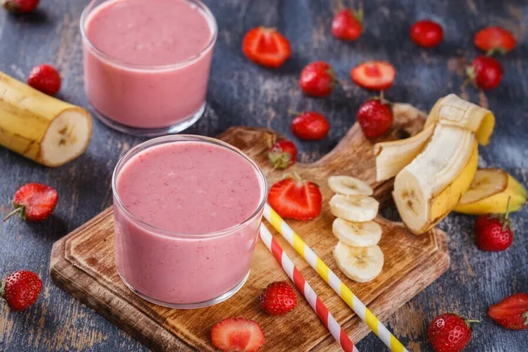 Almond butter strawberry banana smoothie