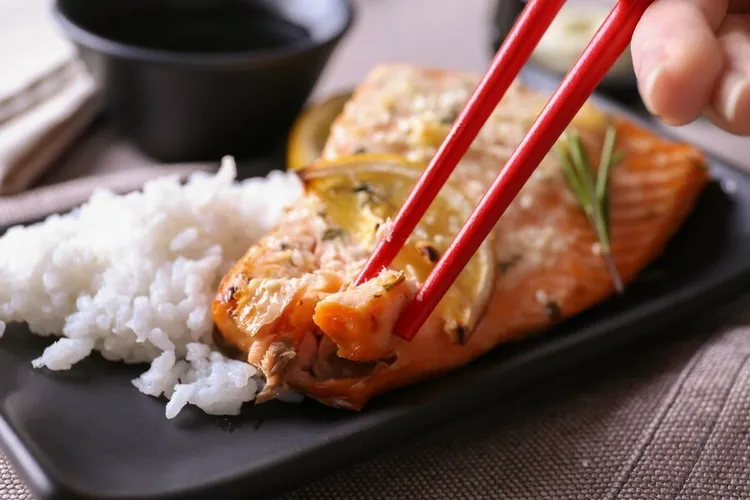 Teriyaki glazed asian salmon with white rice and dill
