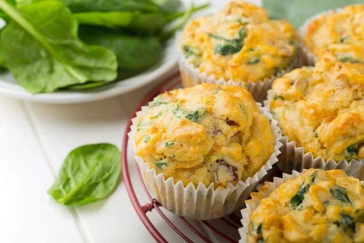 Bacon, zucchini, spinach, onion and red pepper egg muffins