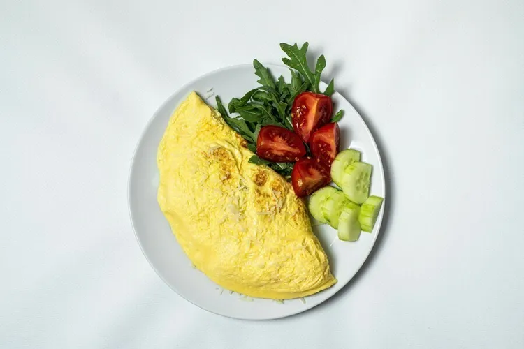 Egg white omelet with butter and seasonings