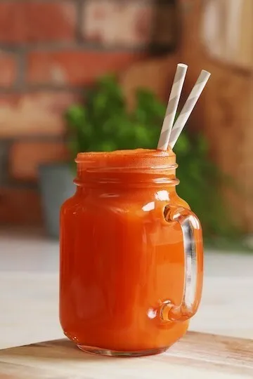 Carrot-cabbage-spinach-pineapple juice