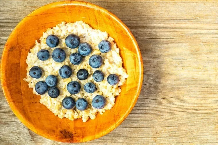 Blueberry cheesecake oatmeal delight