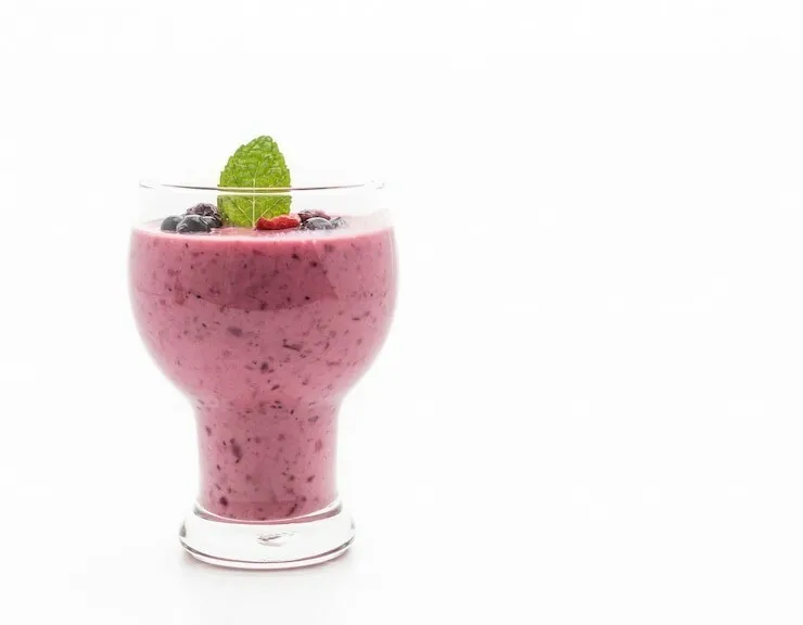 Blueberry spinach protein power smoothie