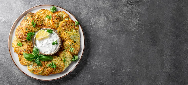 Broccoli nuggets with cheddar cheese and herbs