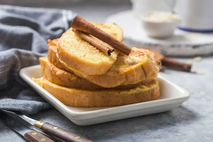 Cinnamon-buttered multi-grain toast