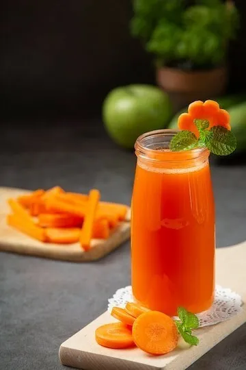 Carrot juice smoothie with milk