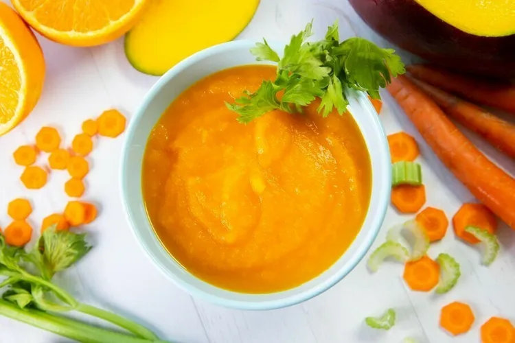 Carrot puree with garlic and chicken broth