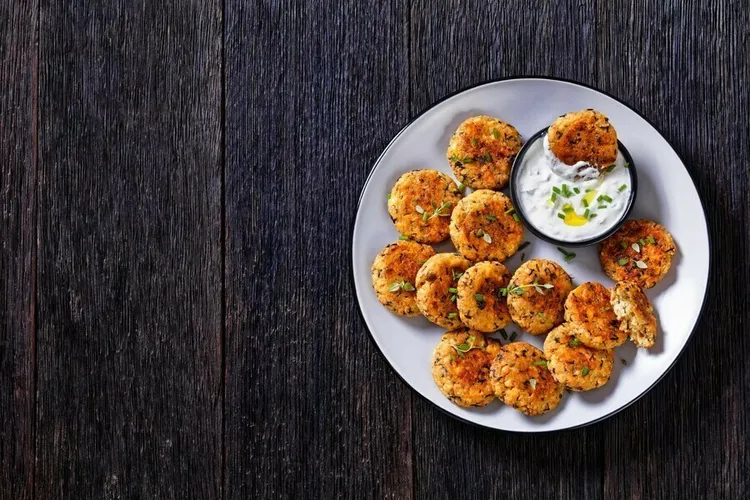 Cauliflower fritters with flaxseed