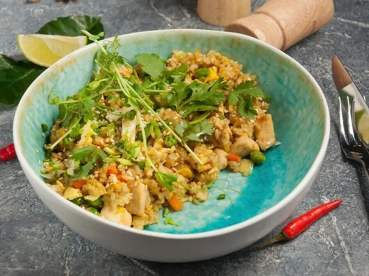 Thai chicken quinoa bowl