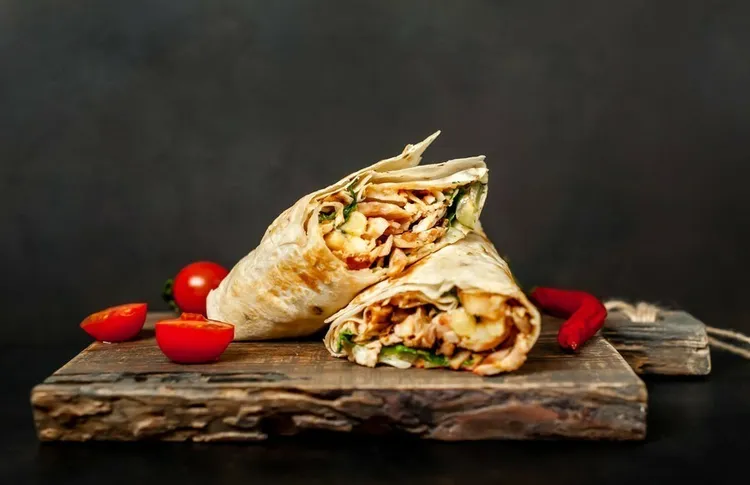 Grilled chicken wraps with mustard and lettuce