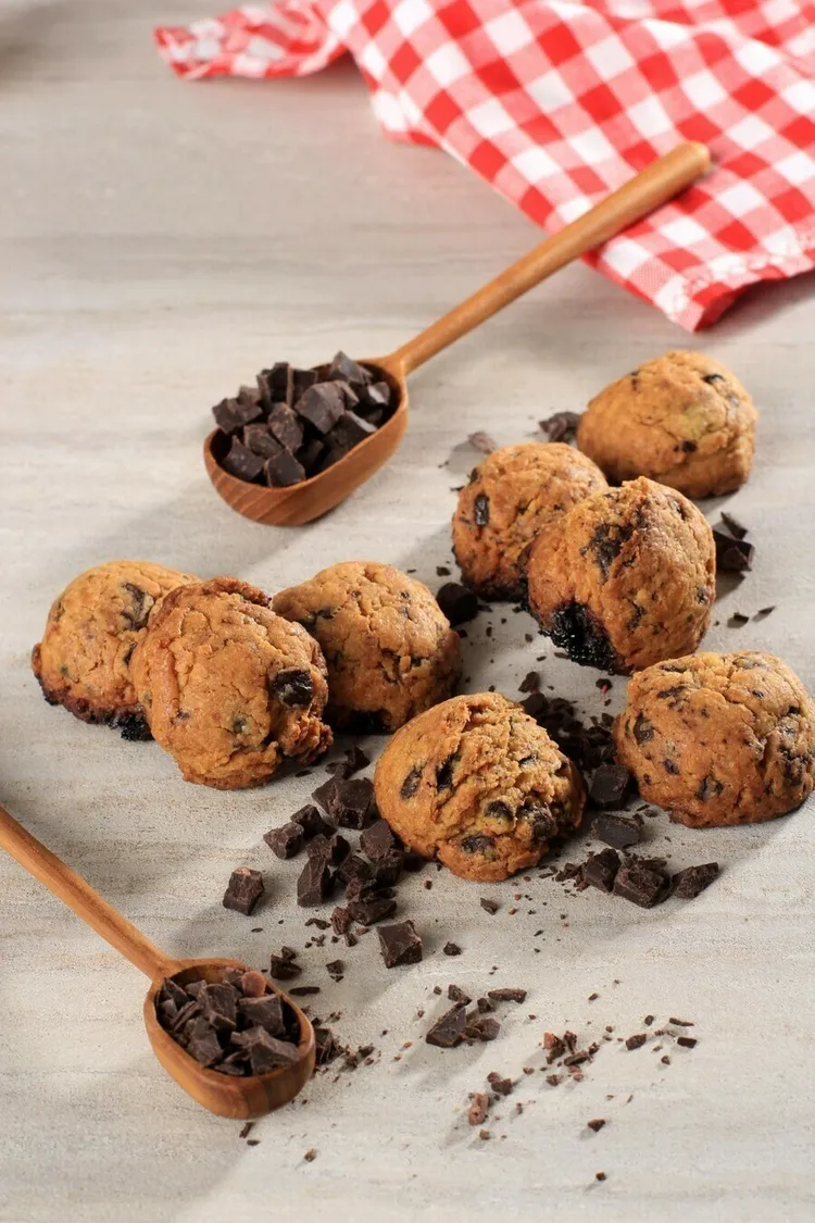 Chocolate chip cookie dough protein power balls