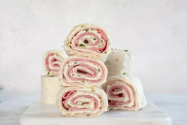 Turkey ham and spinach cottage cheese rollups