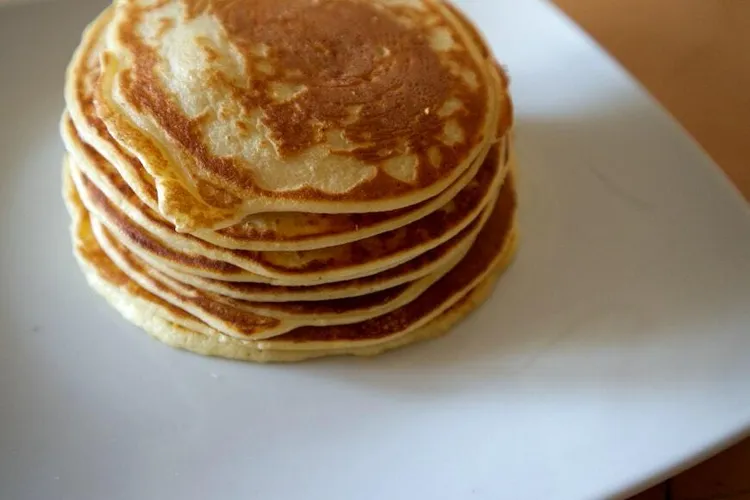 Fluffy whole-grain cottage cheese pancakes