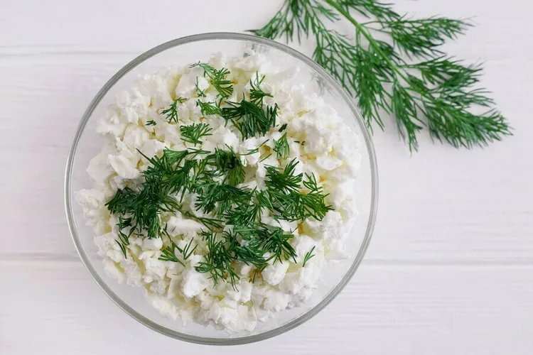 Dill & sunflower seed cottage cheese