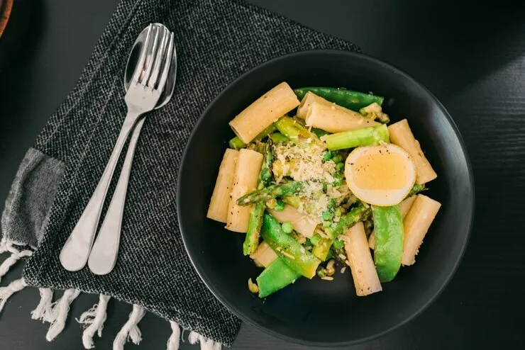 Lemon asparagus whole-wheat pasta