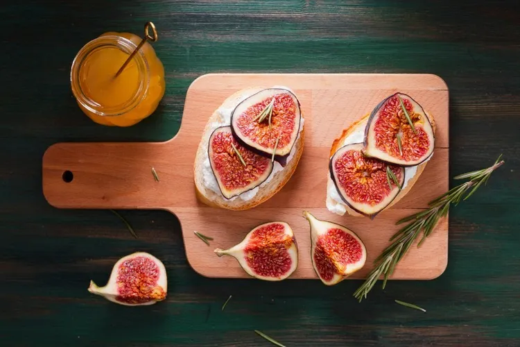 Fig toast with honey drizzle