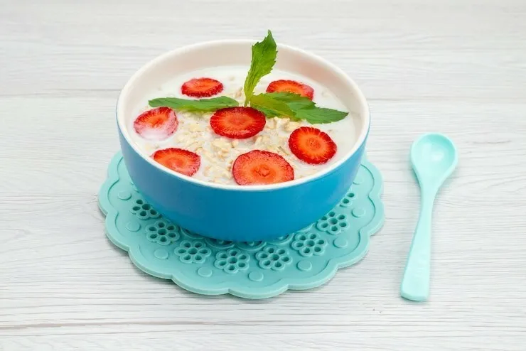 Dairy-free strawberry oatmeal delight