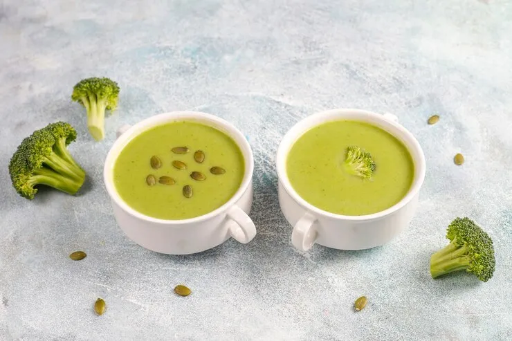 Detox broccoli coconut soup with nutmeg and black pepper