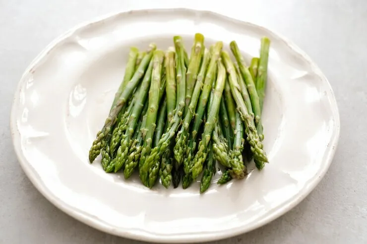 Lemon parmesan asparagus - a quick and delicious side dish