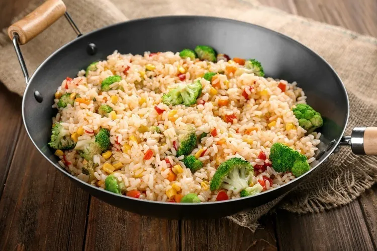 Veggie fried rice with egg