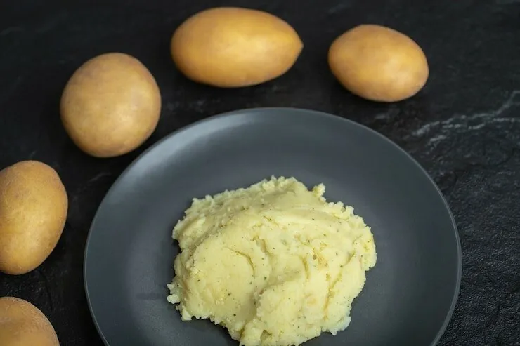 Garlic and chive mashed potatoes