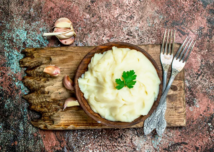 Garlic mashed potatoes