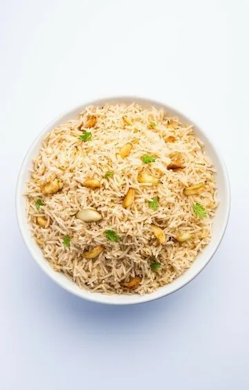Garlic-infused rice with olive oil and salt