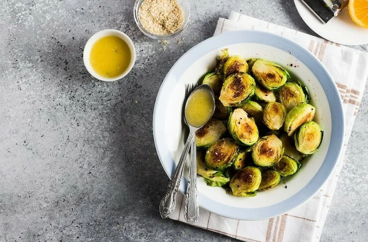 Garlic roasted brussels sprouts