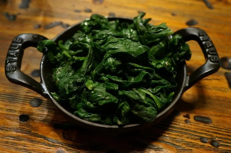 Garlic spinach saute with lemon butter