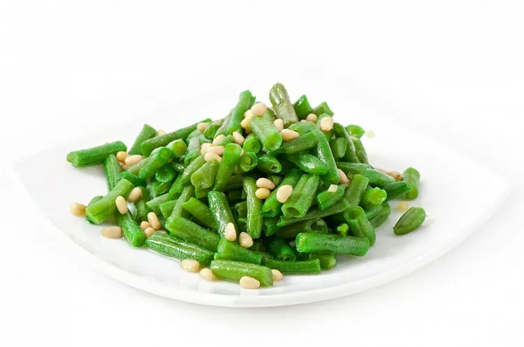 Lemon-parsley green beans with pine nuts