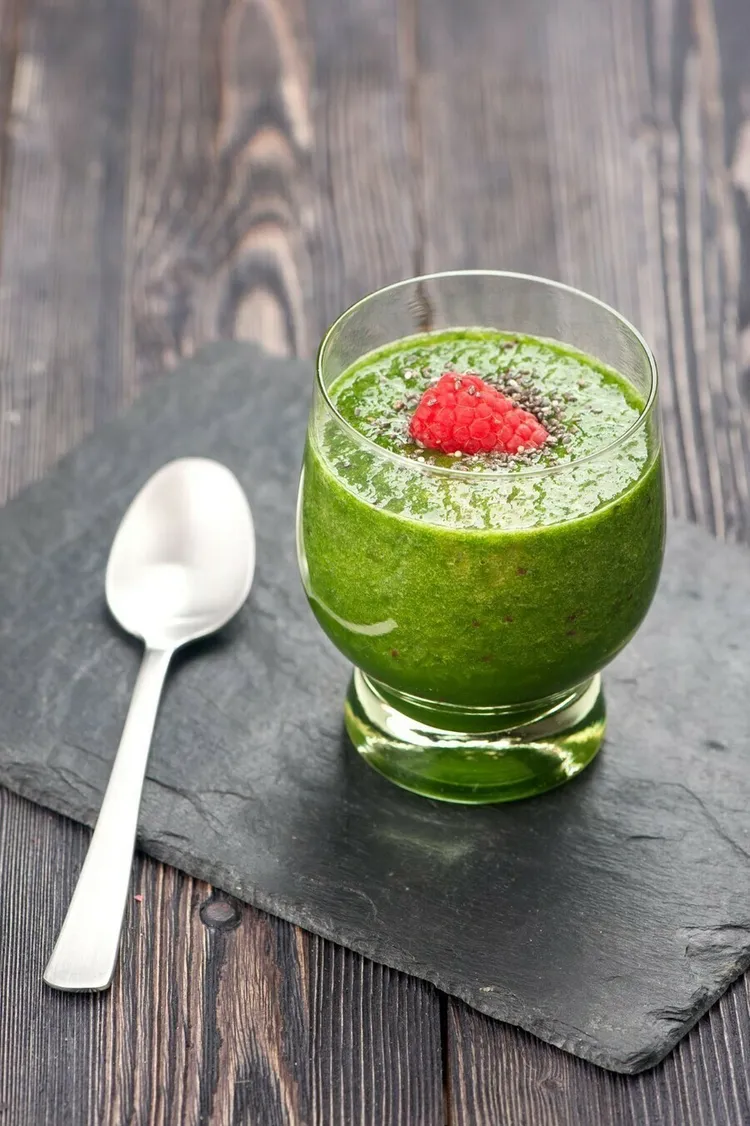 Greens and raspberry protein smoothie