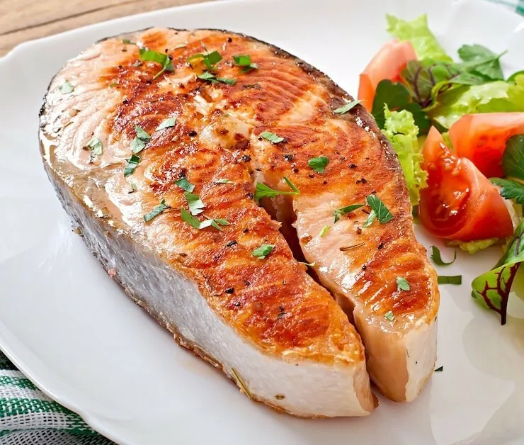 Grilled soy-sesame salmon with garlic and onion
