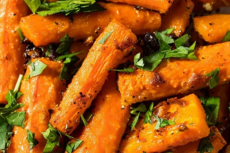 Roasted carrots with mustard and herbs