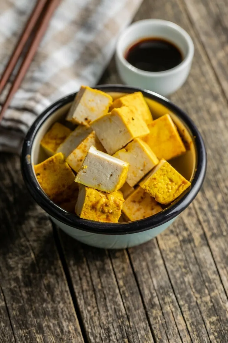 Citrusy herbed tofu with lemon, thyme and black pepper