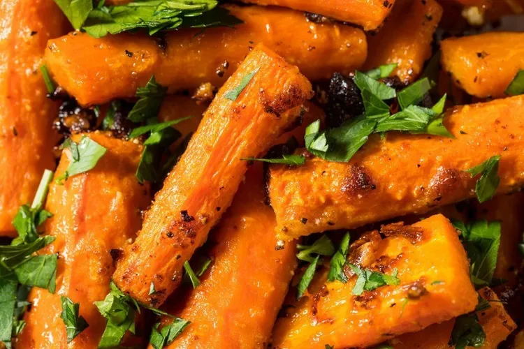 Honey-lemon glazed carrots with parsley and black pepper