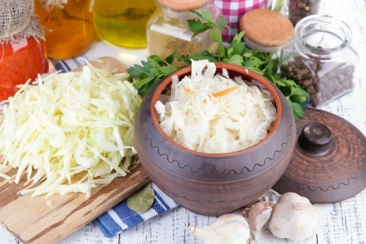 Lebanese white cabbage salad with olive oil, lemon juice and garlic