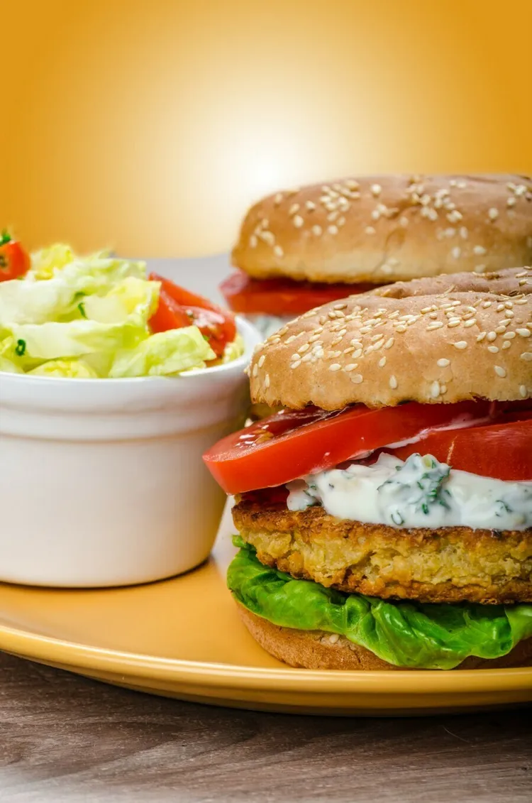 Mushroom-quinoa burgers with walnuts, garlic and rosemary