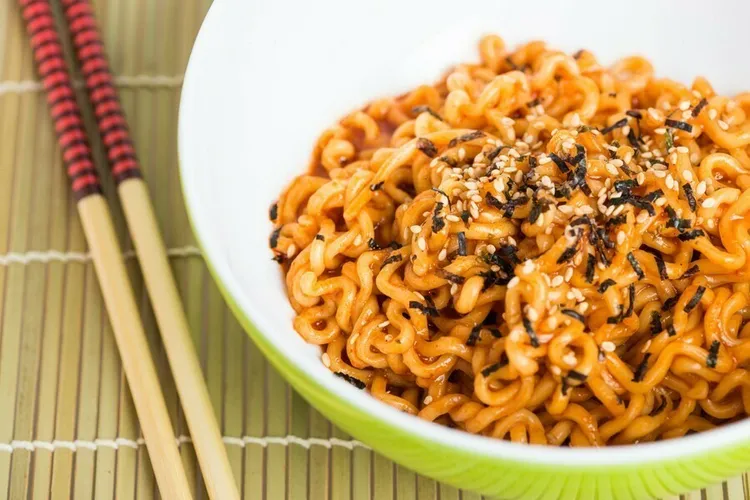 Peanut noodle bowl with honey and vinegar
