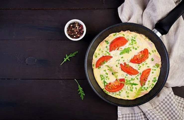 Onion and tomato omelet