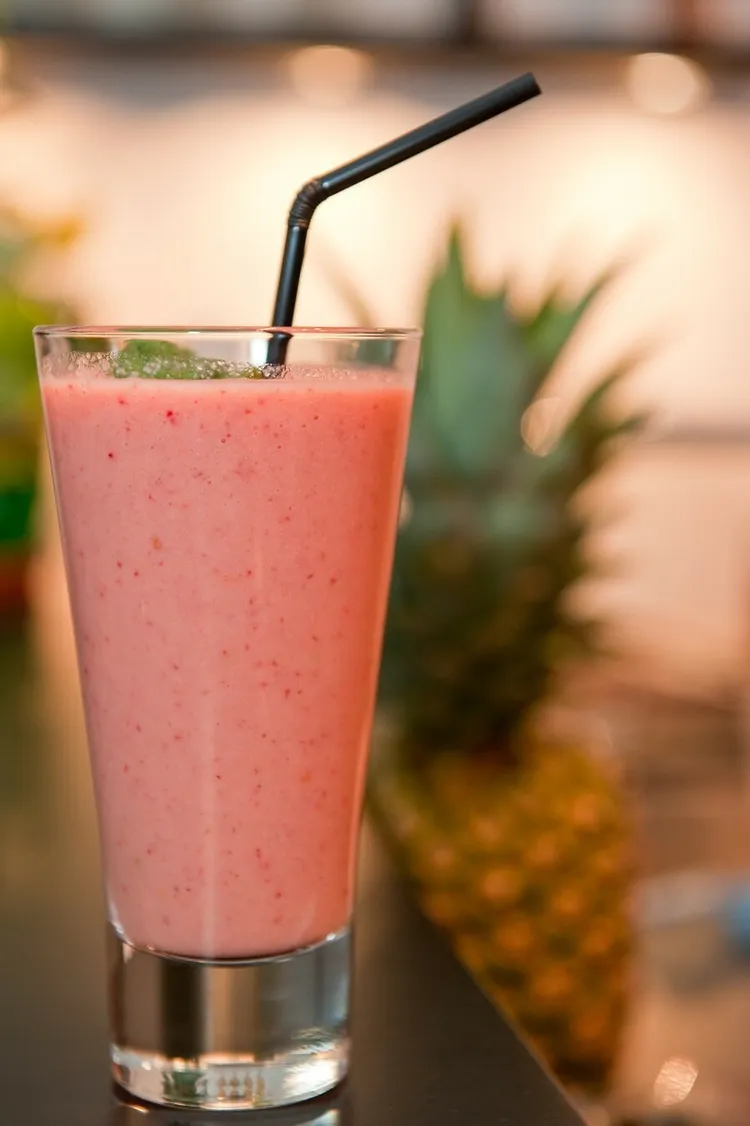 Paleo tropical breakfast smoothie