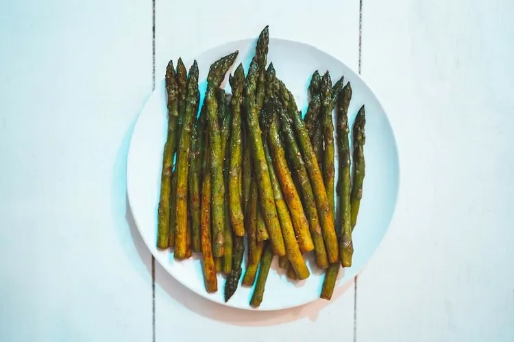 Garlic asparagus with roasted olive oil